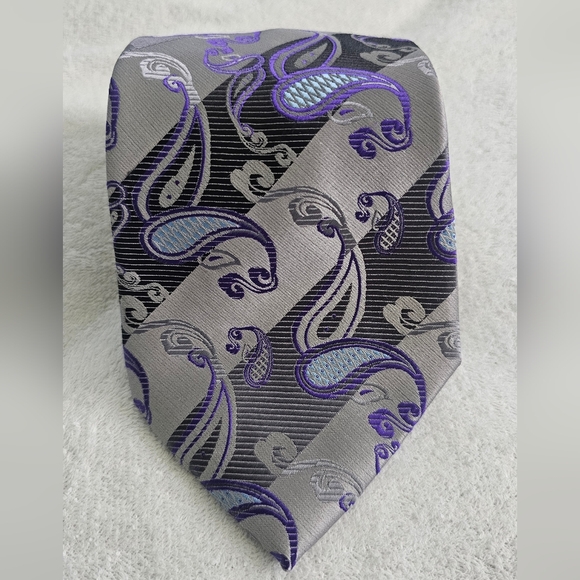Brioni Men's Gray and Purple Paisley Tie - Picture 2 of 7